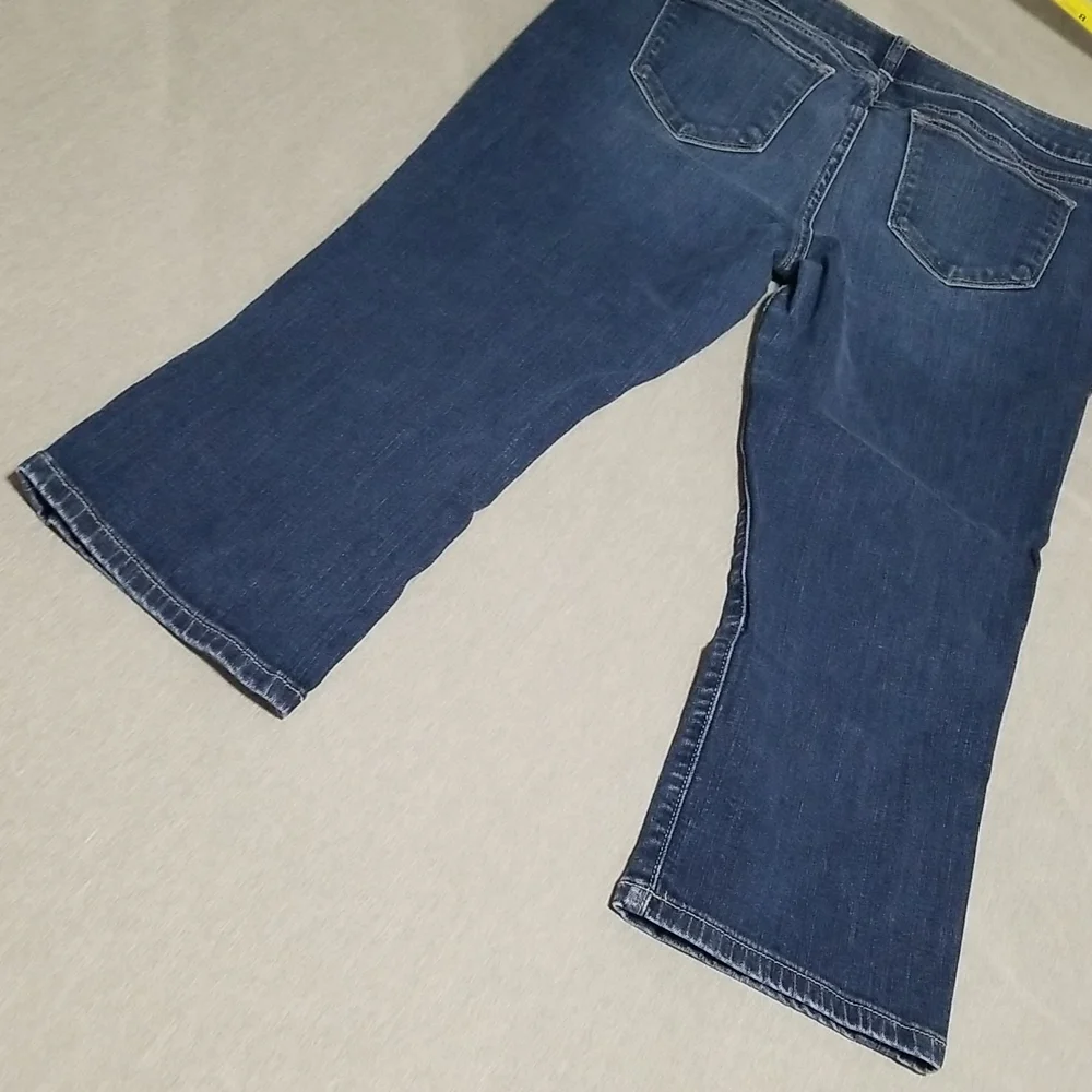A.N.A Shorts Capris or Ankle Pants - Picture 14 of 16